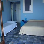 Esperia فندق ميلاتسو
