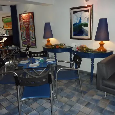 Esperia Hotel 3*